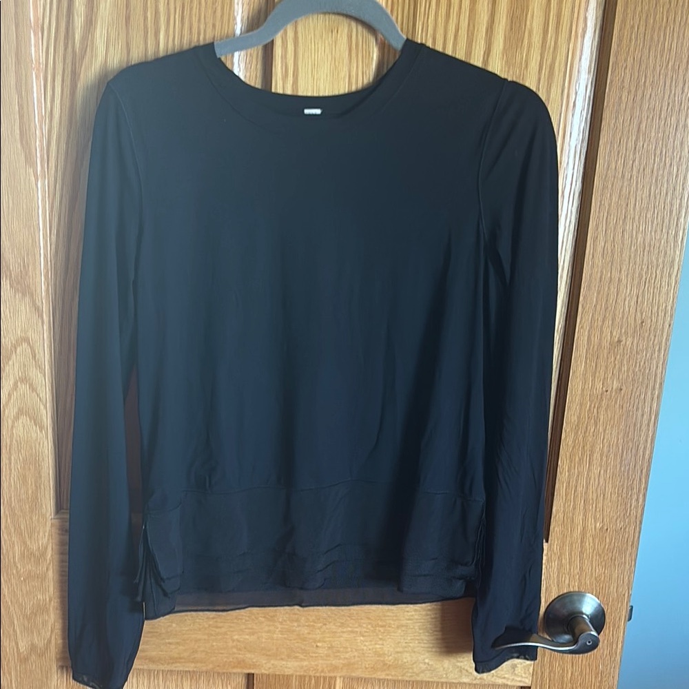 Lululemon chiffon Black Long Sleeve Women's Top excellent! Size 8